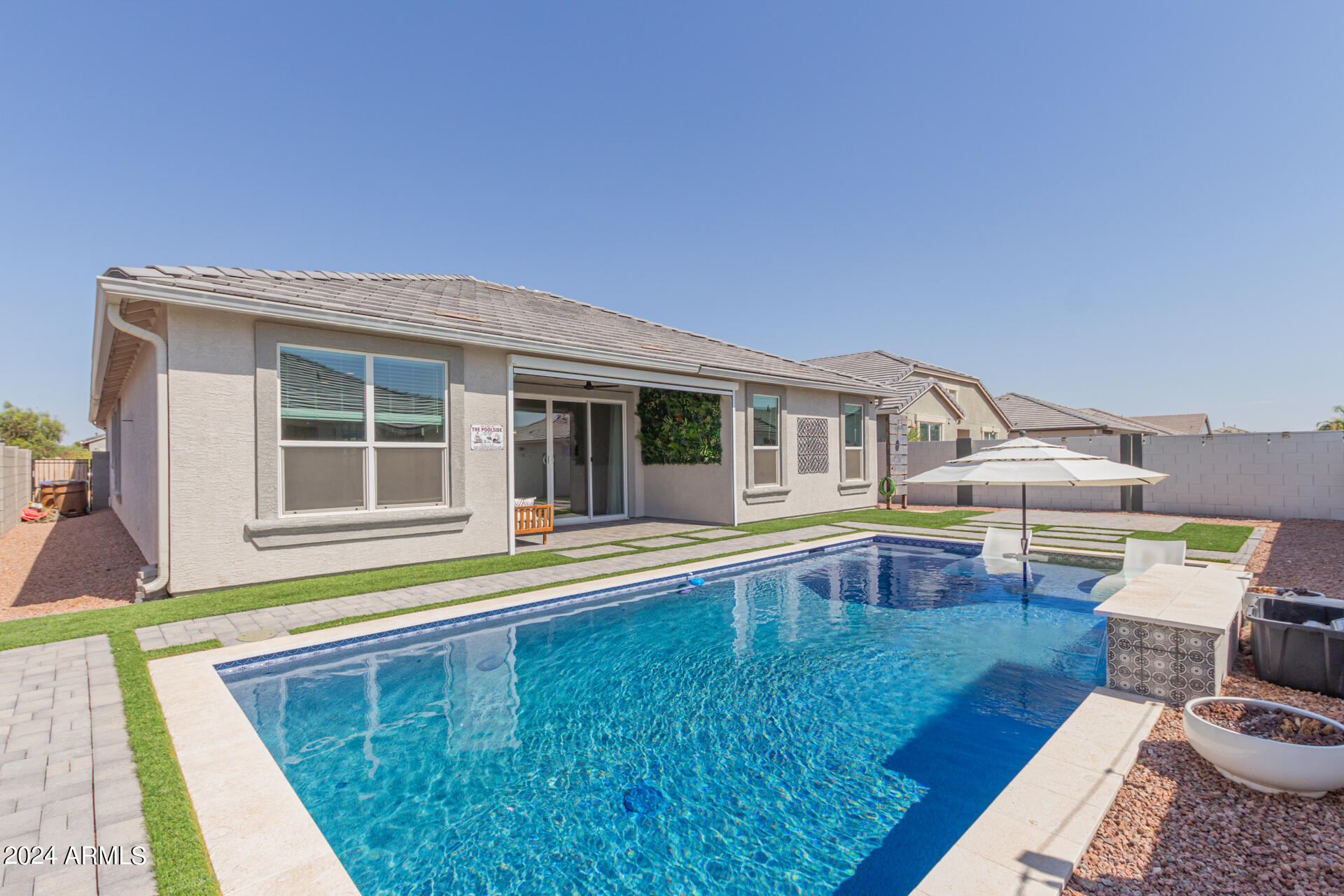 38141 W SANTA MONICA Avenue