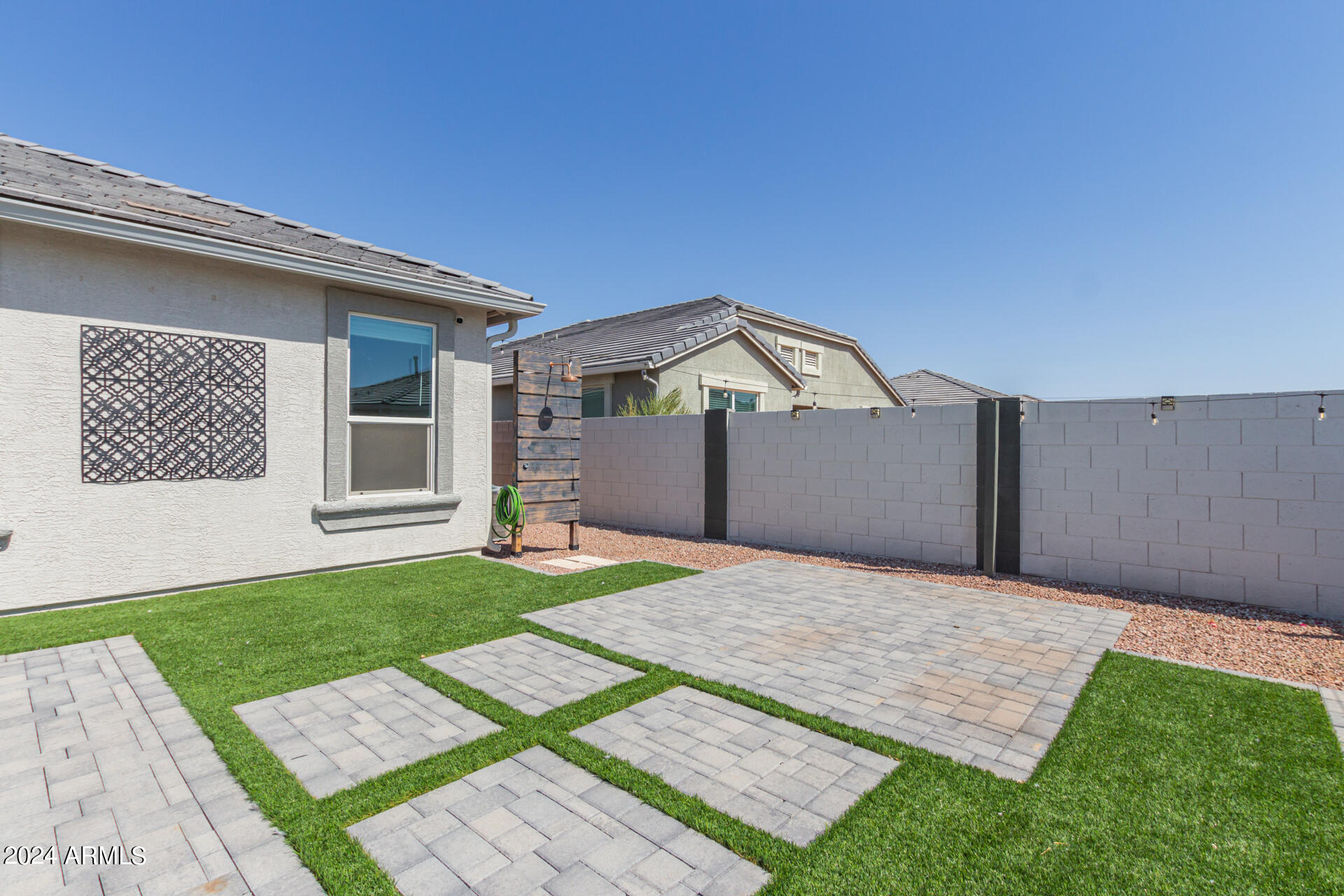 38141 W SANTA MONICA Avenue