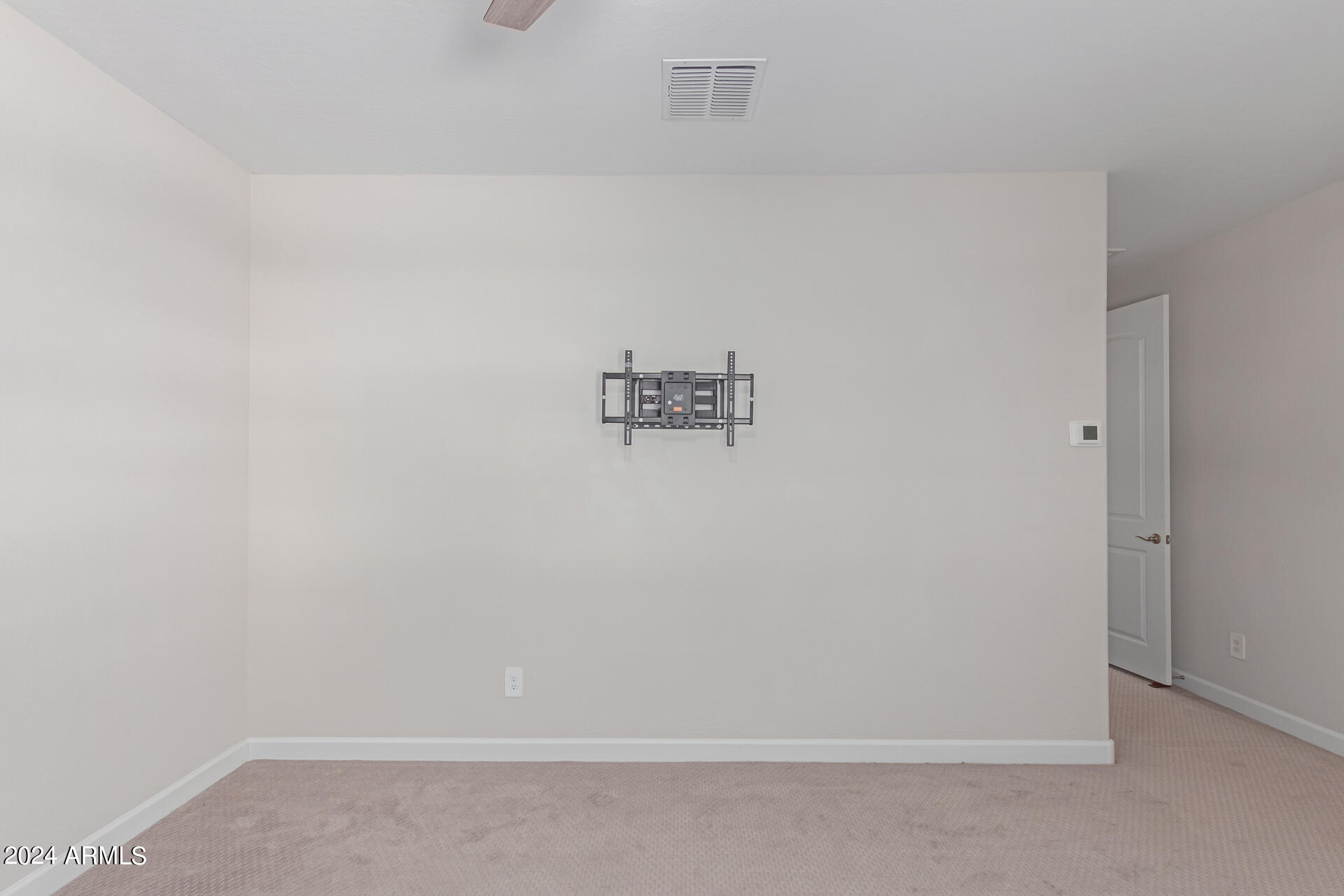 38141 W SANTA MONICA Avenue