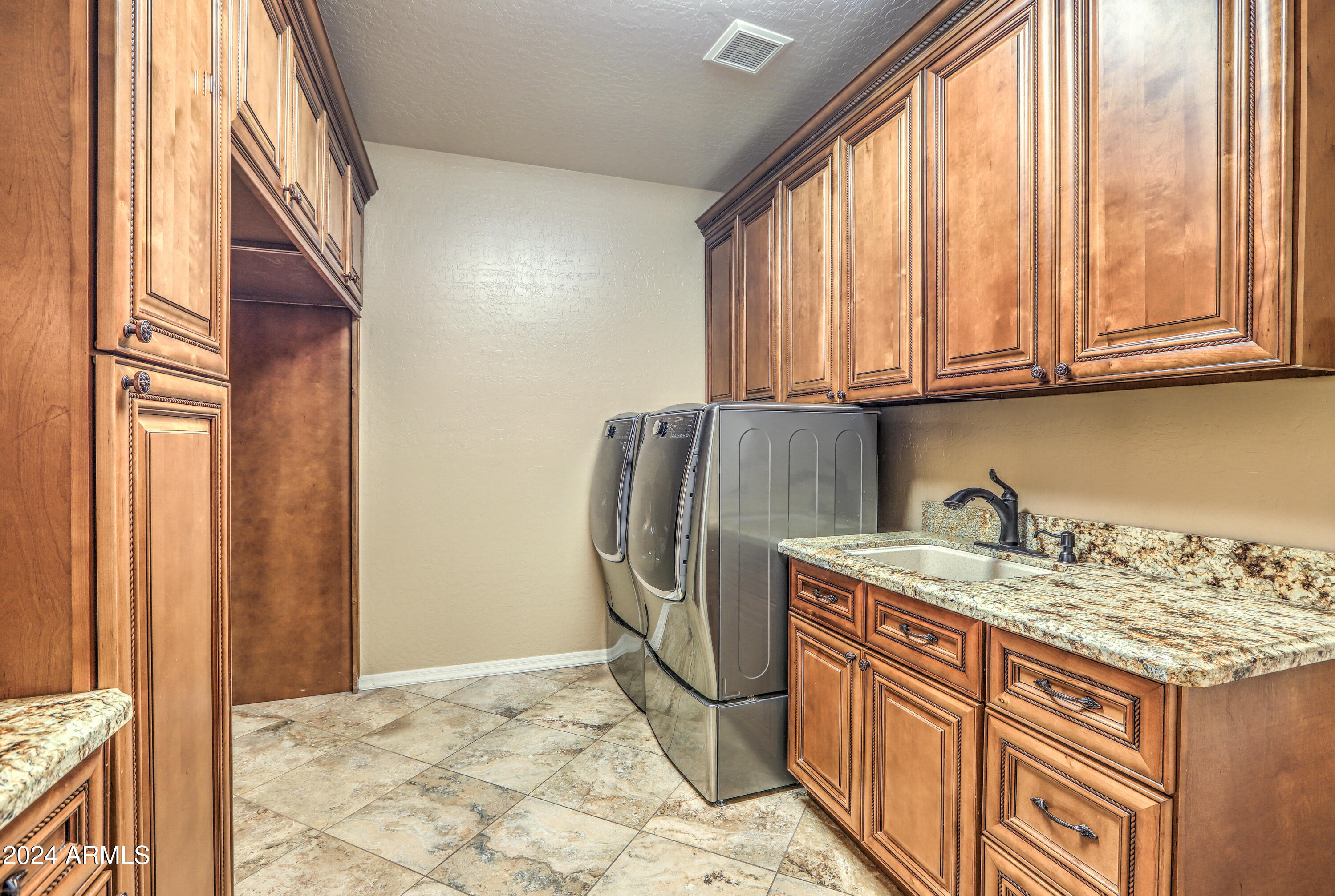 3762 S ROSEMARY Drive