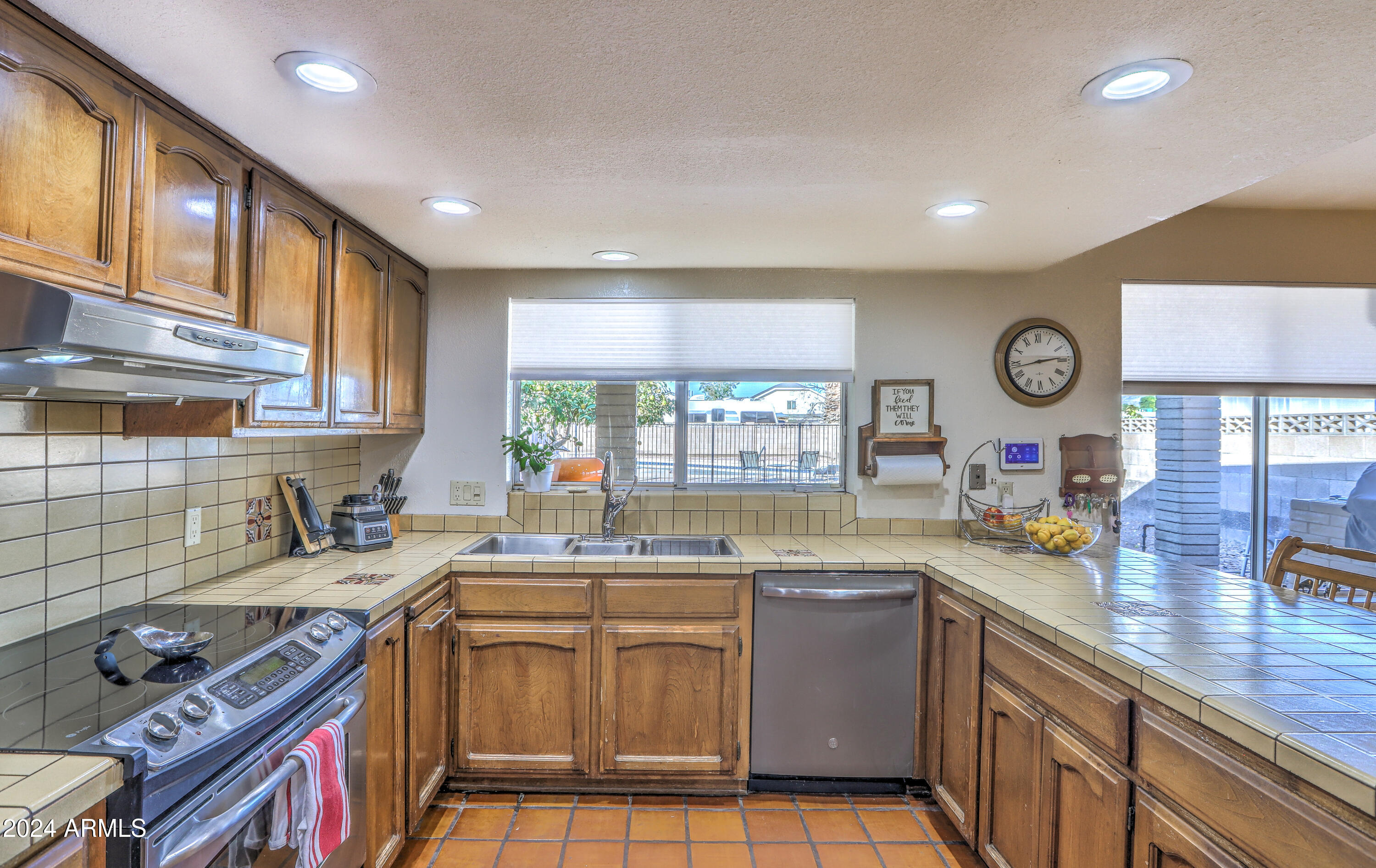 2930 W BELMONT Avenue
