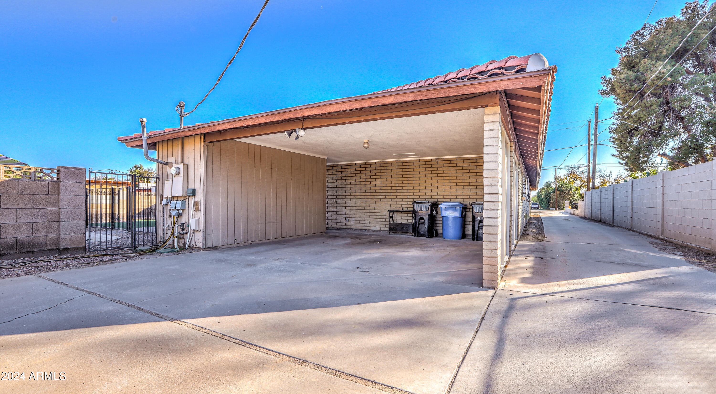 2930 W BELMONT Avenue