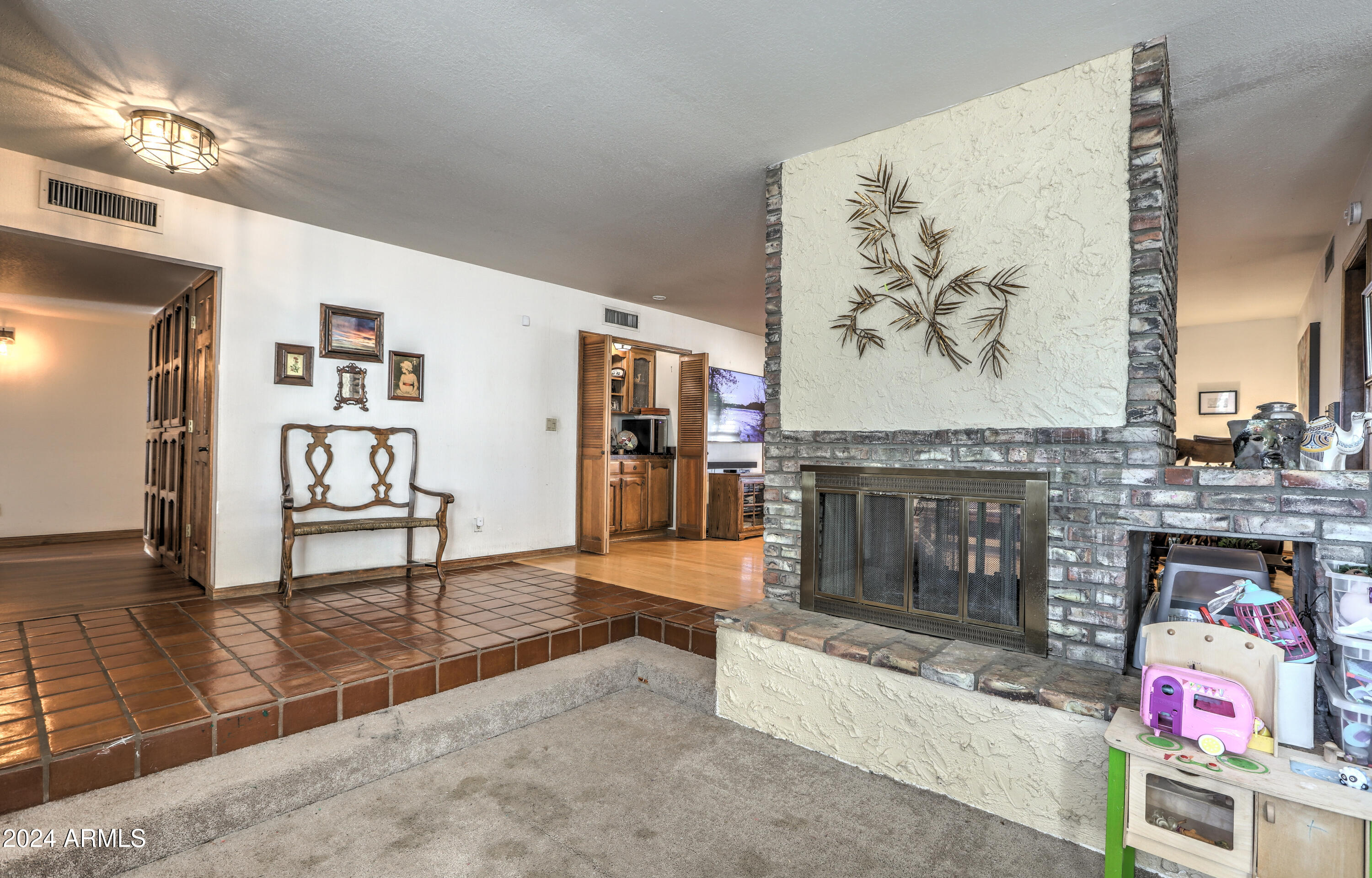 2930 W BELMONT Avenue