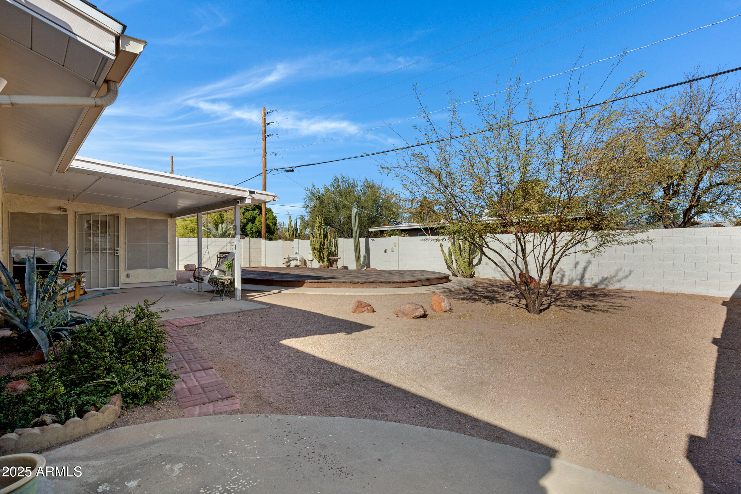 1530 E ALAMEDA Drive