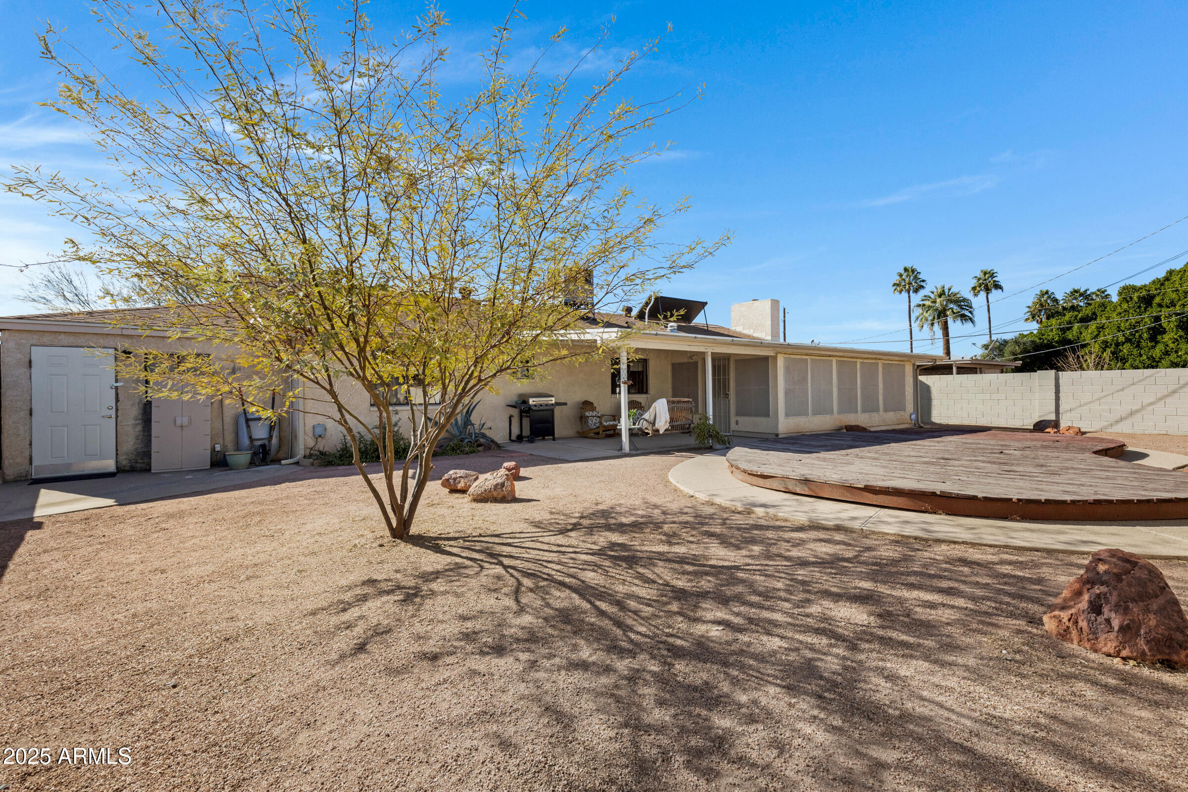 1530 E ALAMEDA Drive