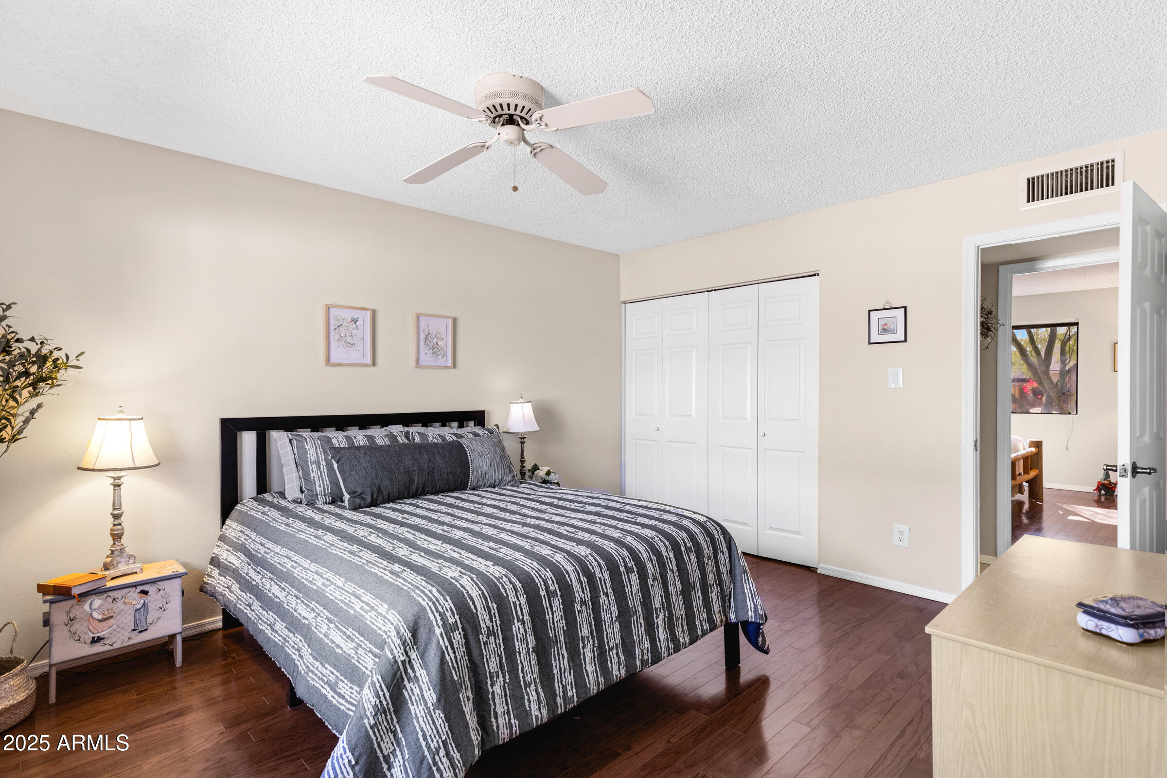 1530 E ALAMEDA Drive
