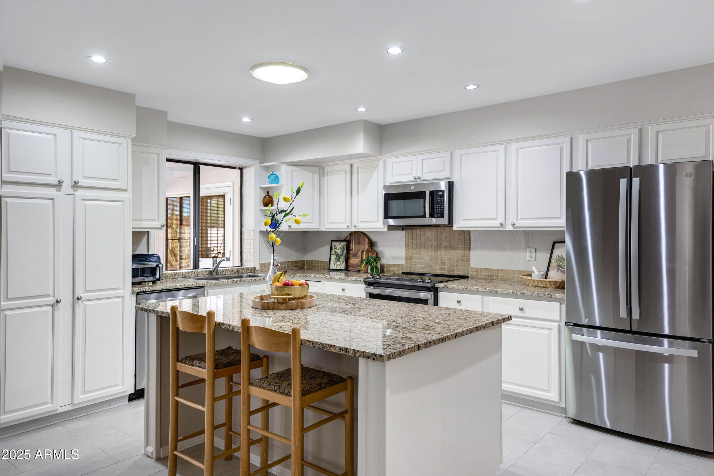 1530 E ALAMEDA Drive