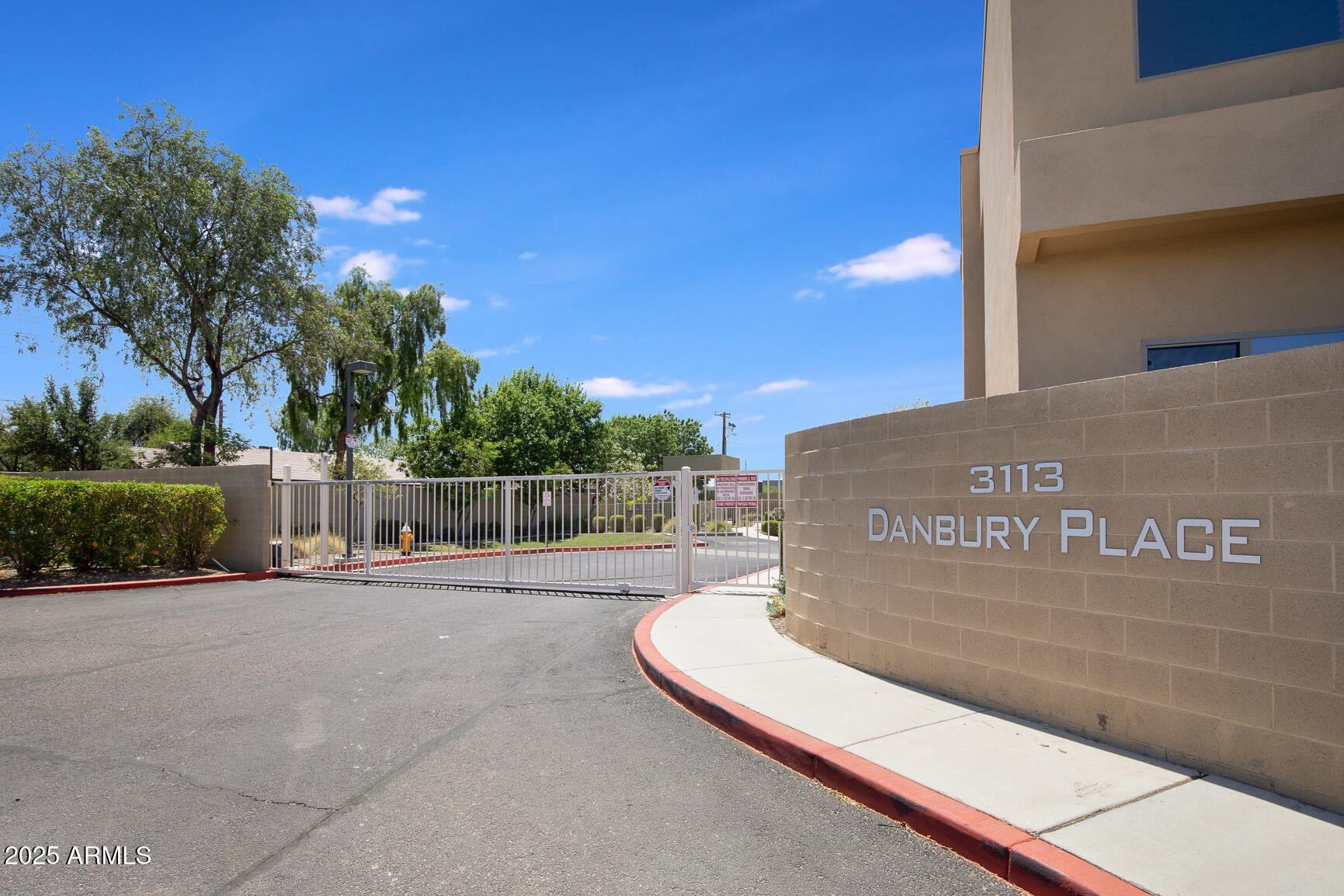 3113 E DANBURY Road 10