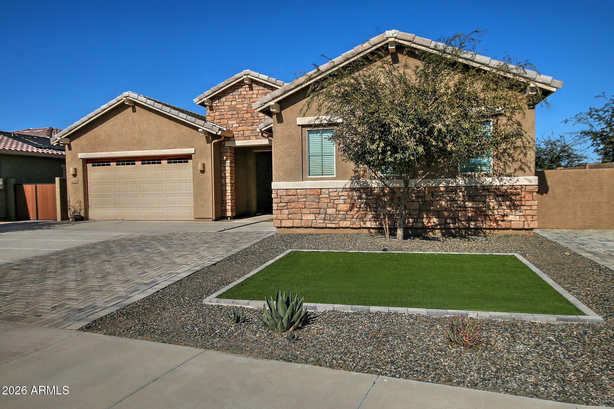 21778 E VIA DE ARBOLES