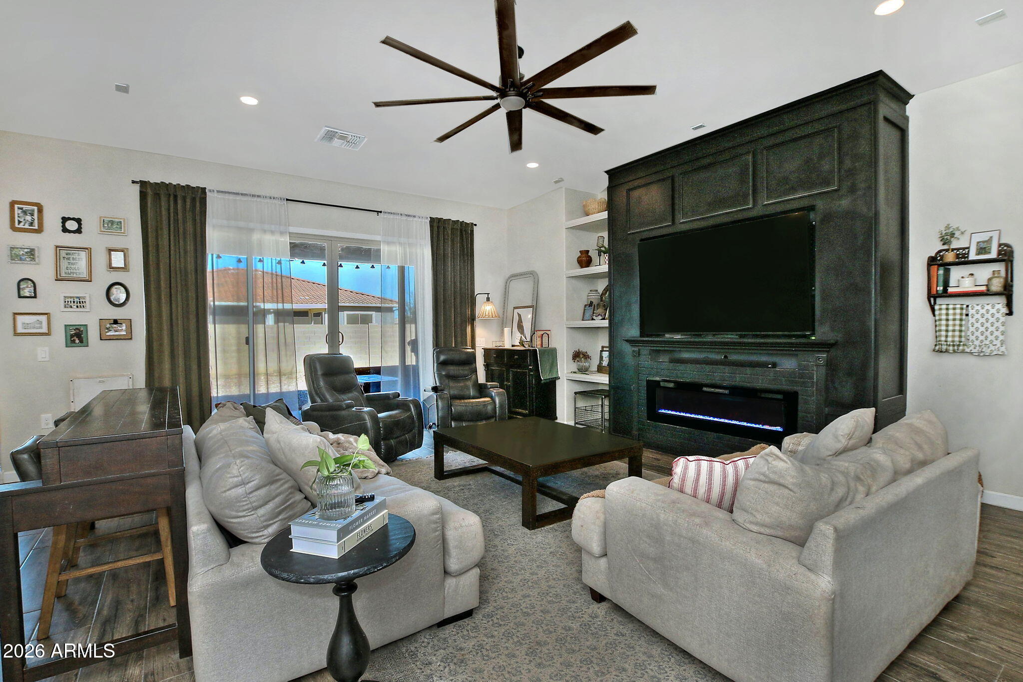 21778 E VIA DE ARBOLES