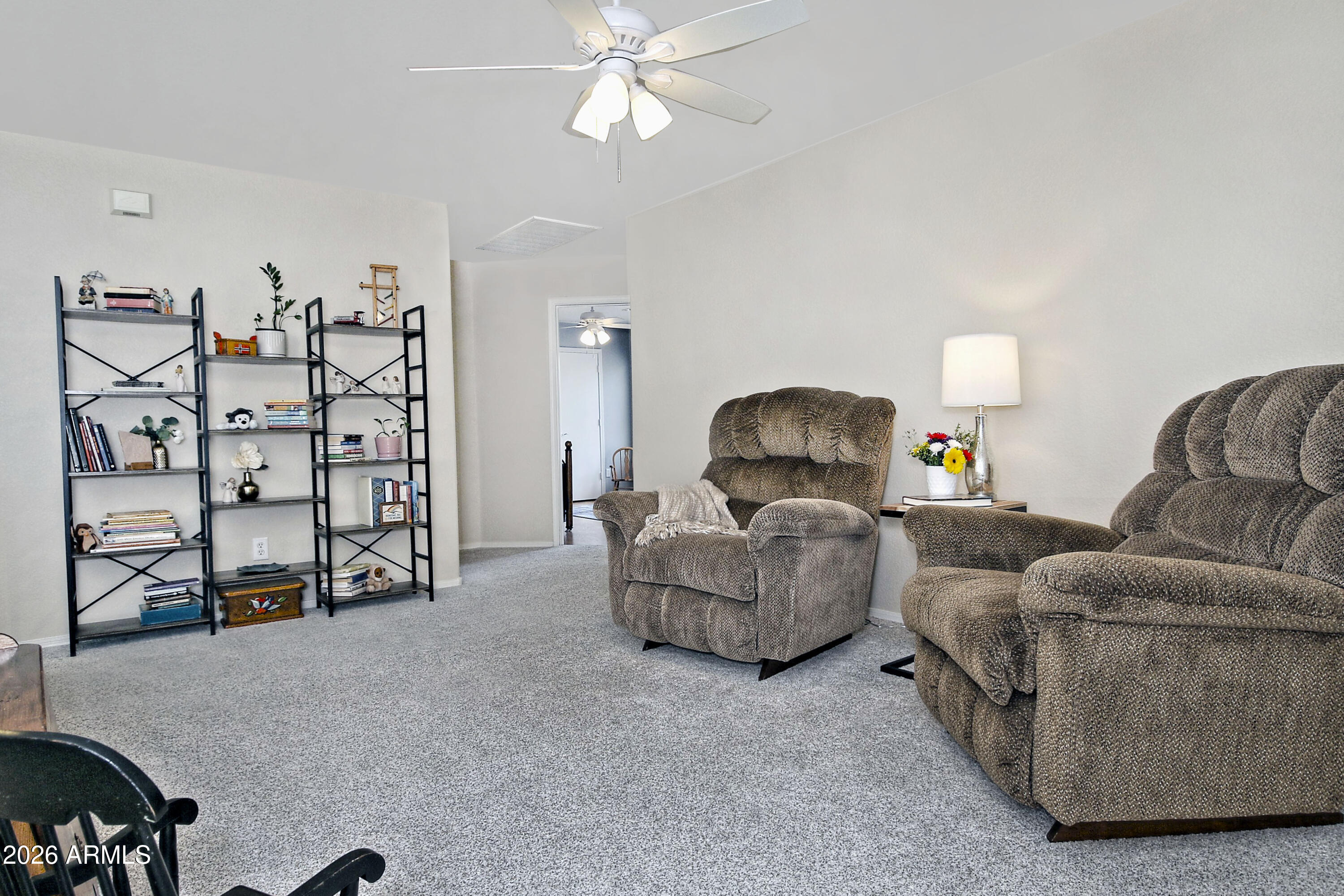 584 W AVIARY Way