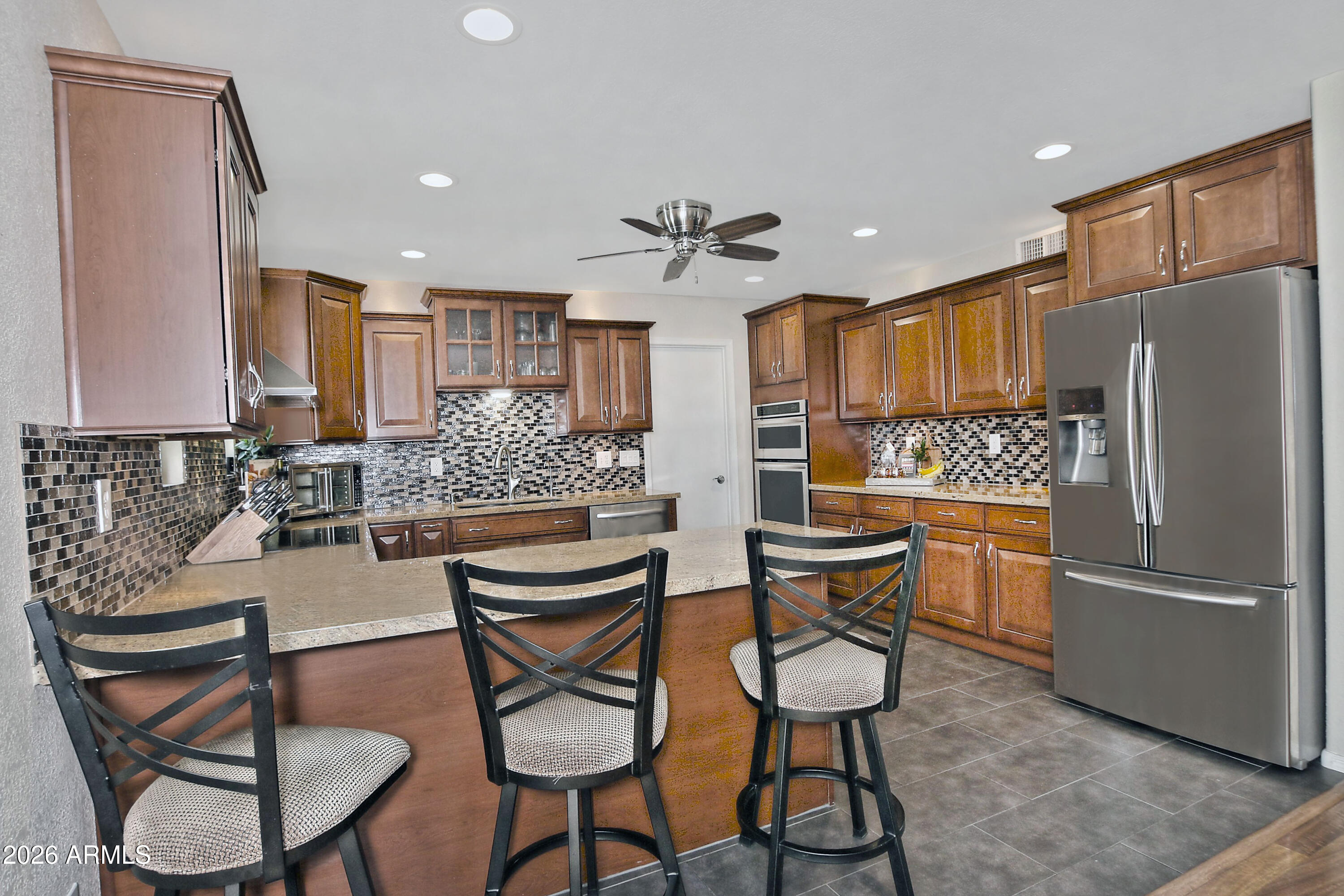 584 W AVIARY Way