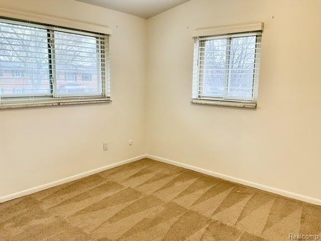 928 N ADAMS Road Unit: 8