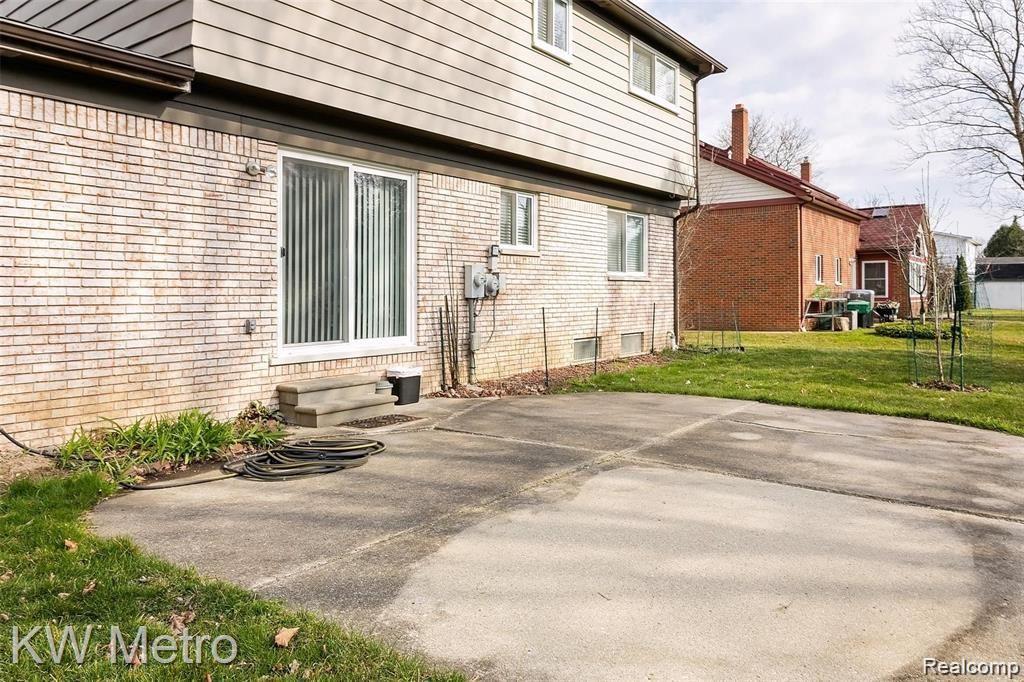 5439 FALMOUTH Drive