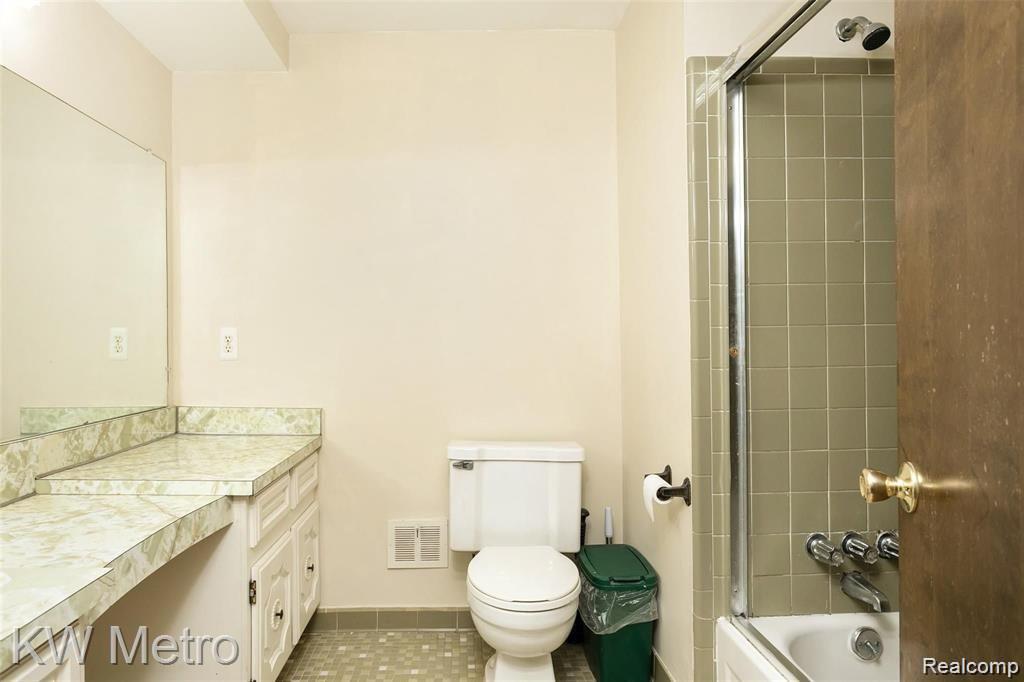 5439 FALMOUTH Drive
