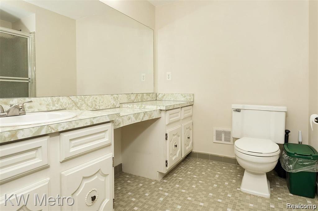 5439 FALMOUTH Drive