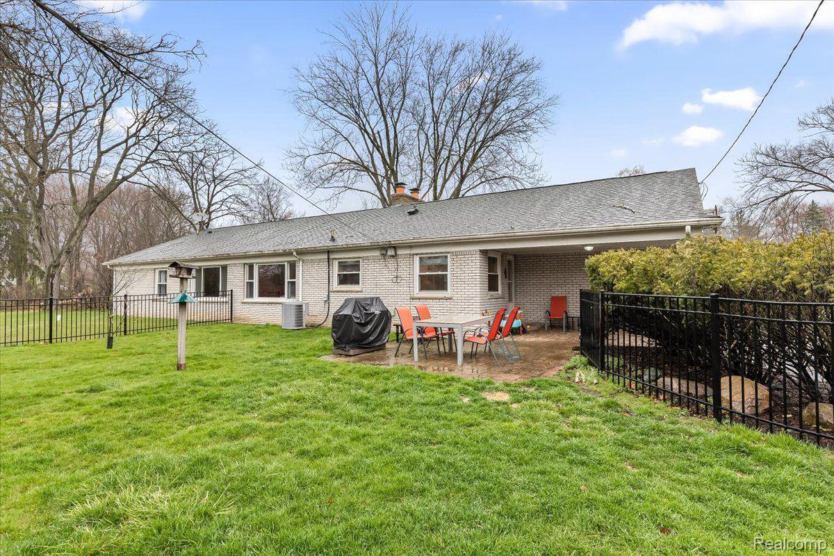 20719 KENNOWAY Circle
