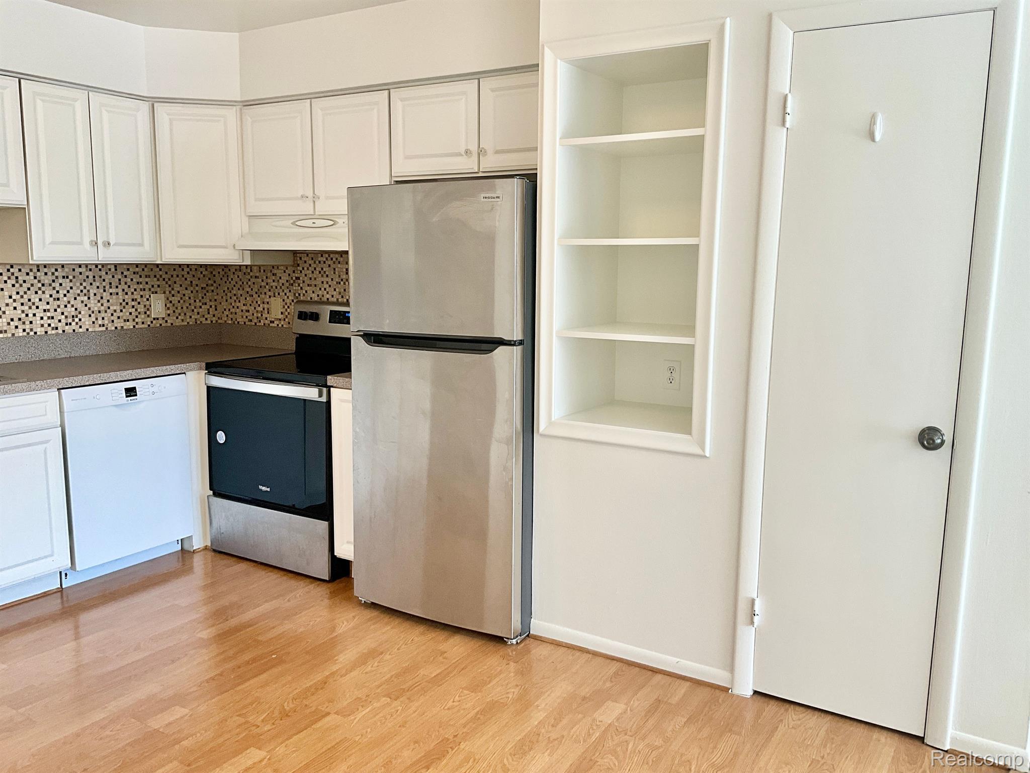 928 N ADAMS Road 8