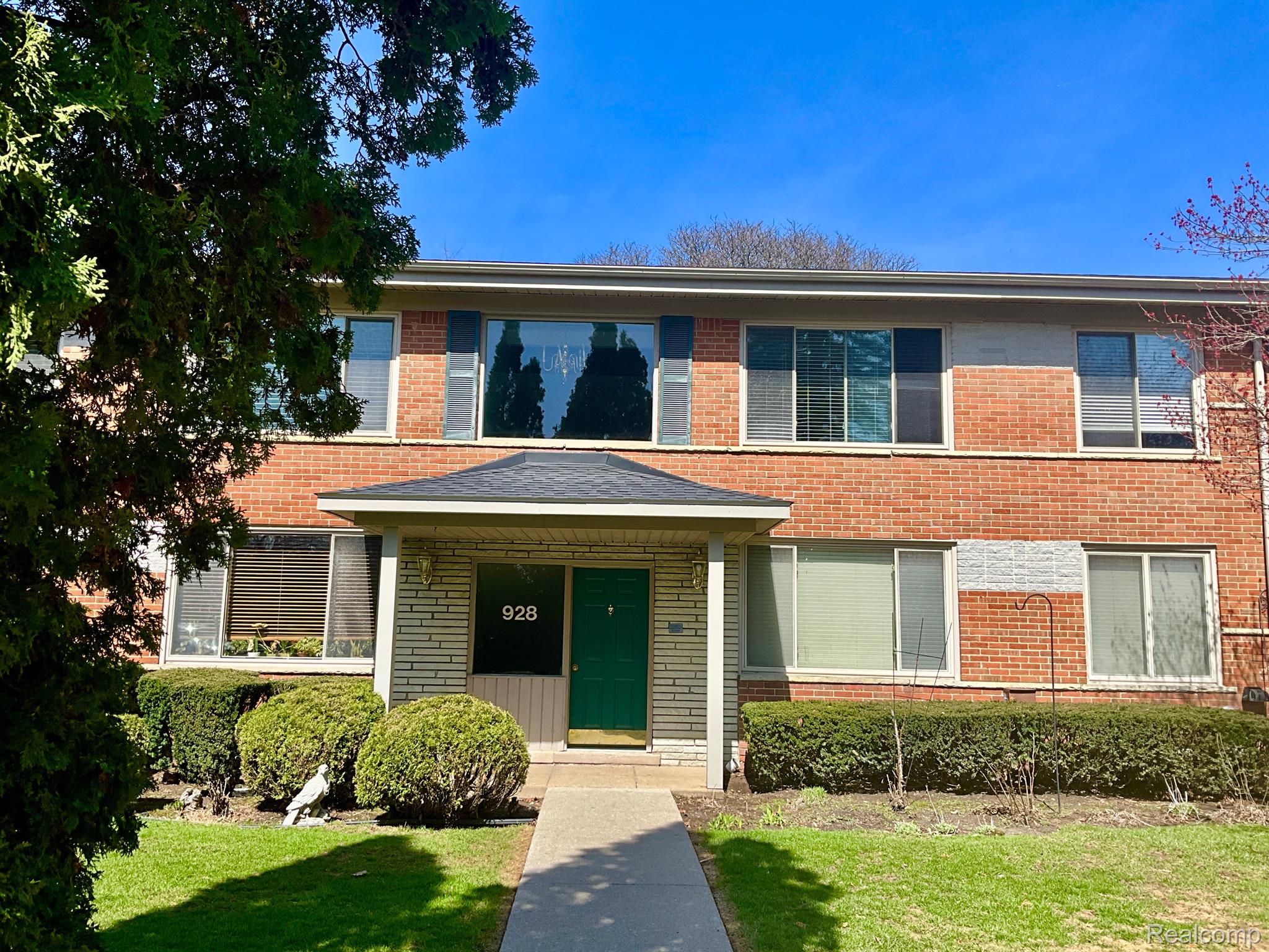 928 N ADAMS Road 8