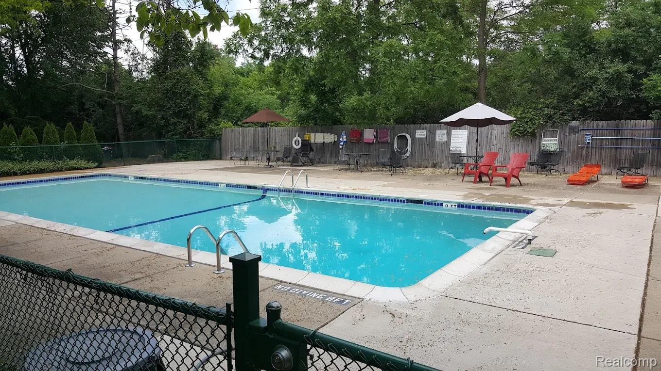 928 N Adams Road 2