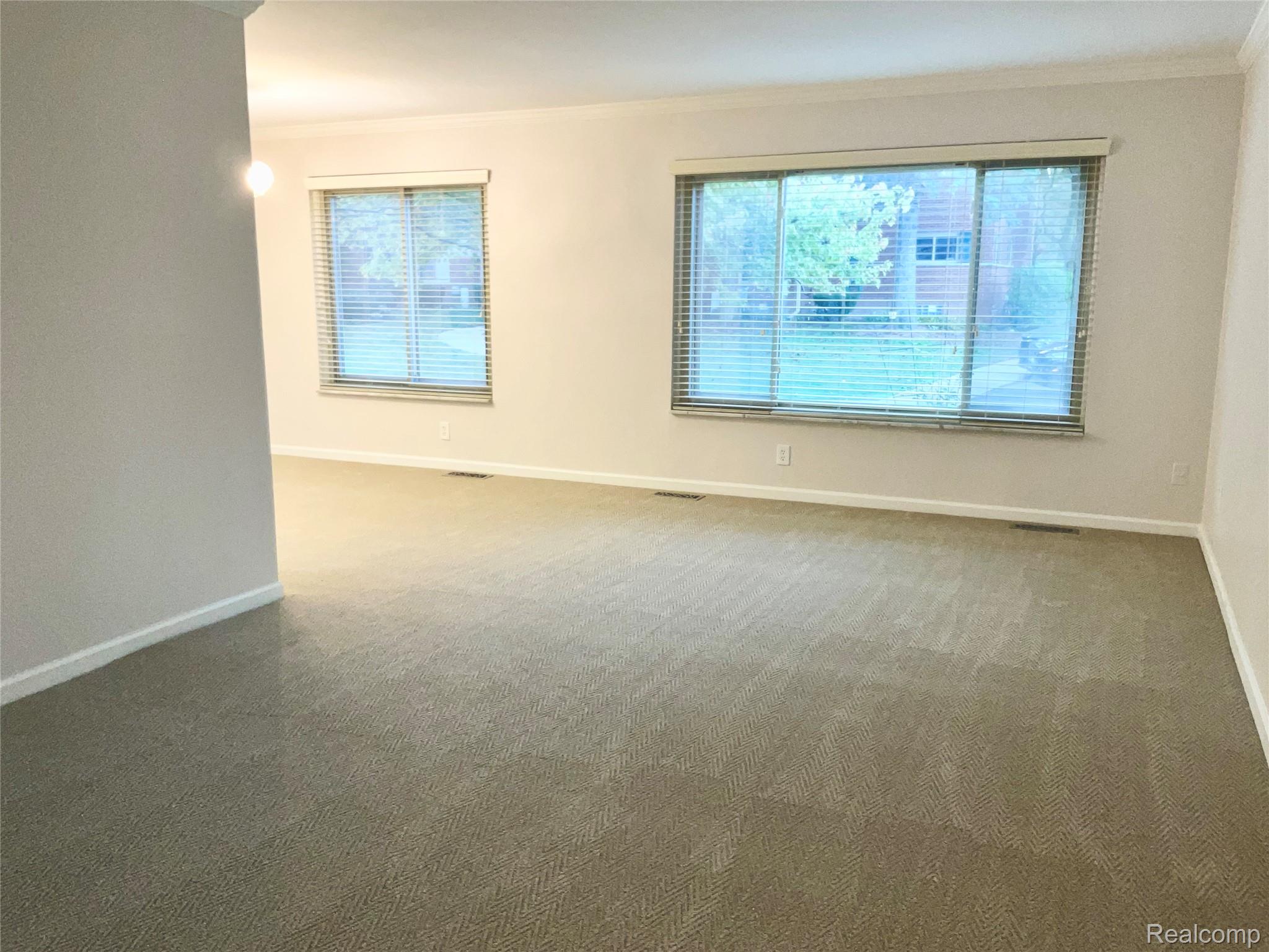 928 N Adams Road 2