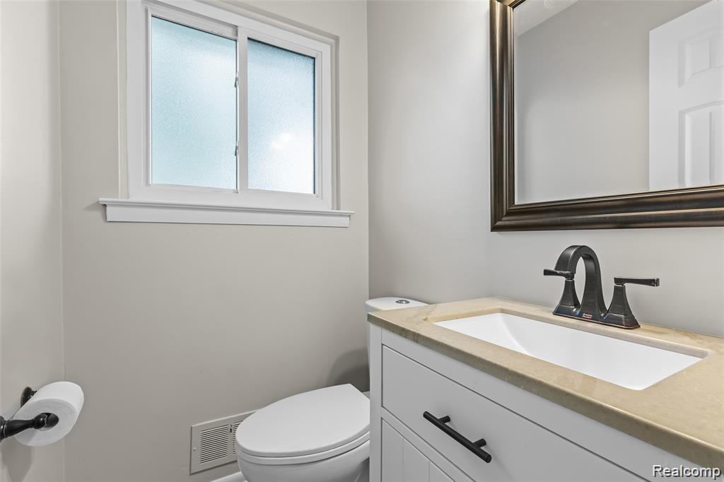 580 Colebrook