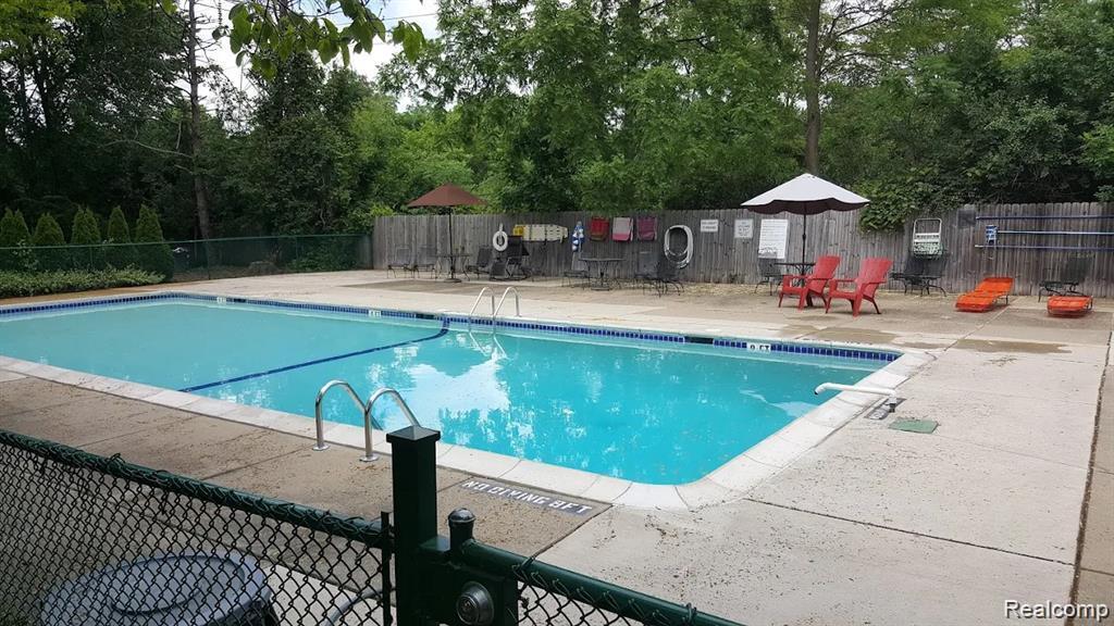 928 N Adams Road 2