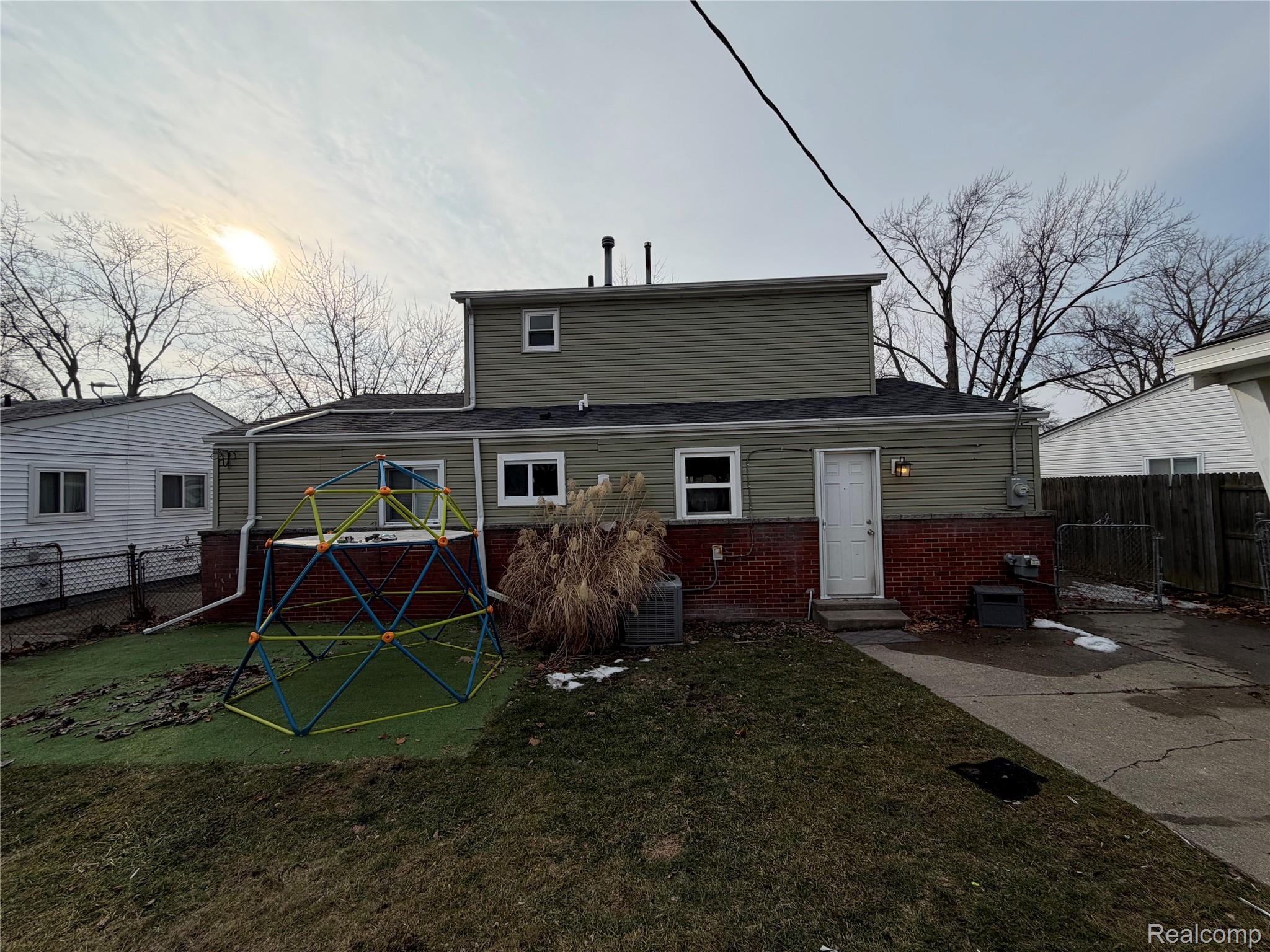 26144 Tawas Street
