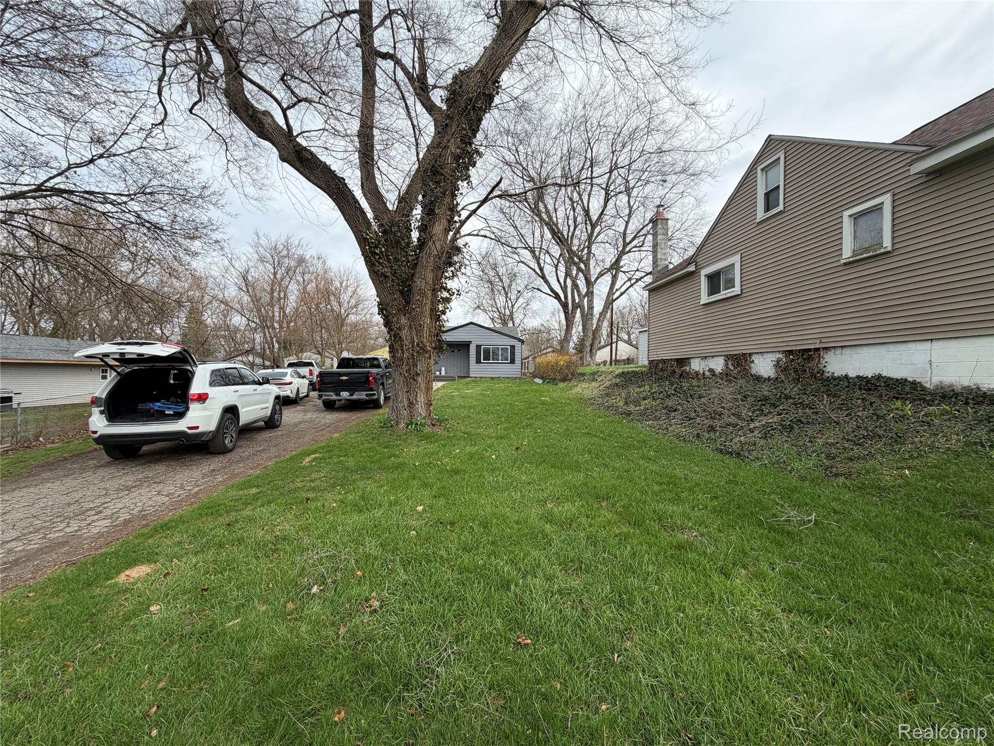 106 W Cornell Avenue