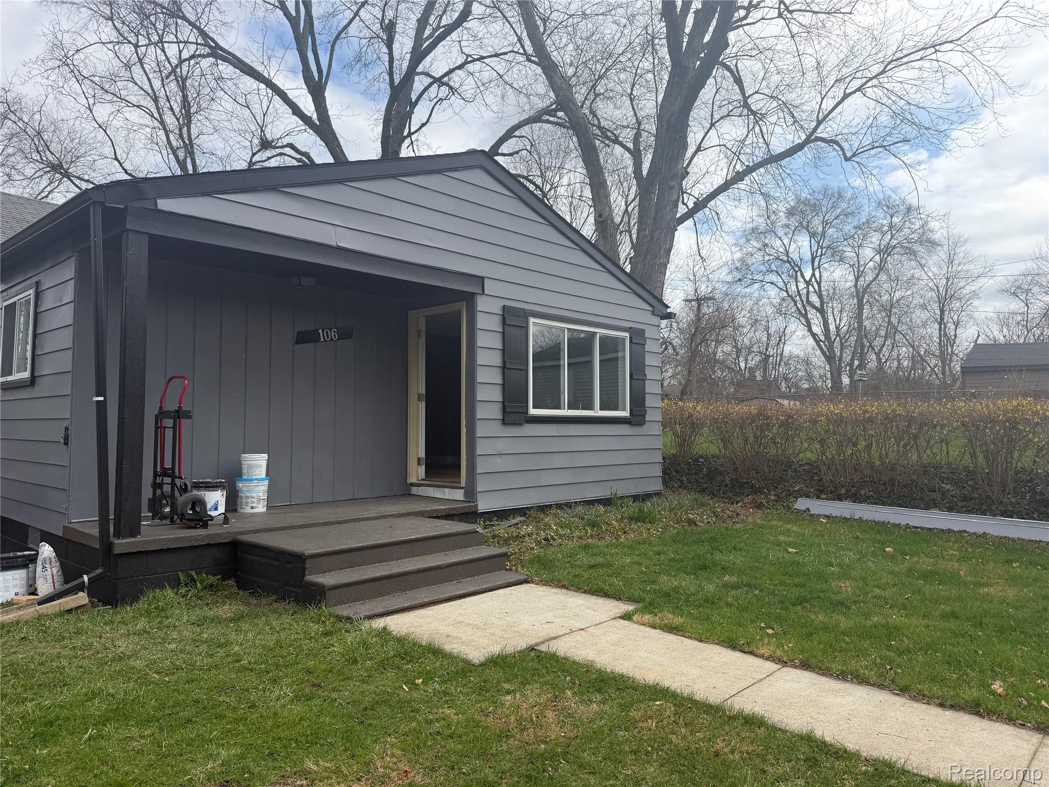 106 W Cornell Avenue