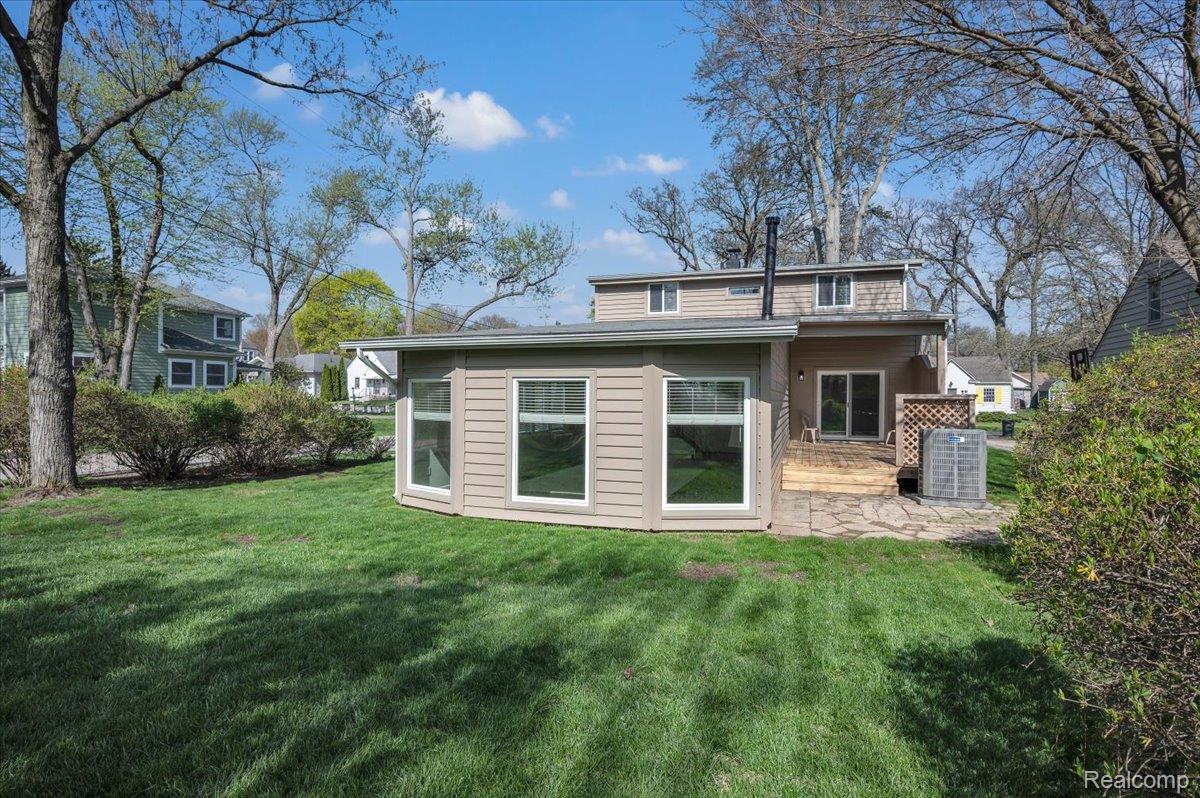 2155 Avondale