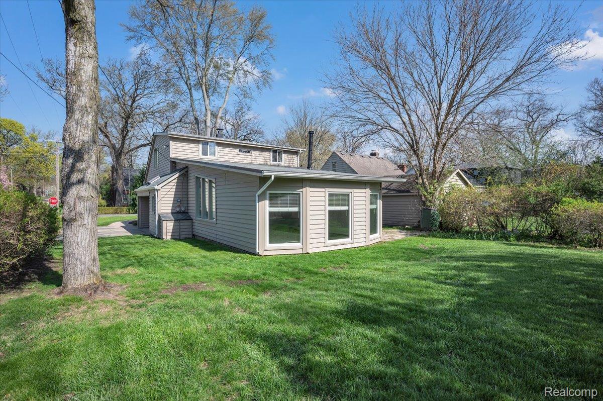 2155 Avondale