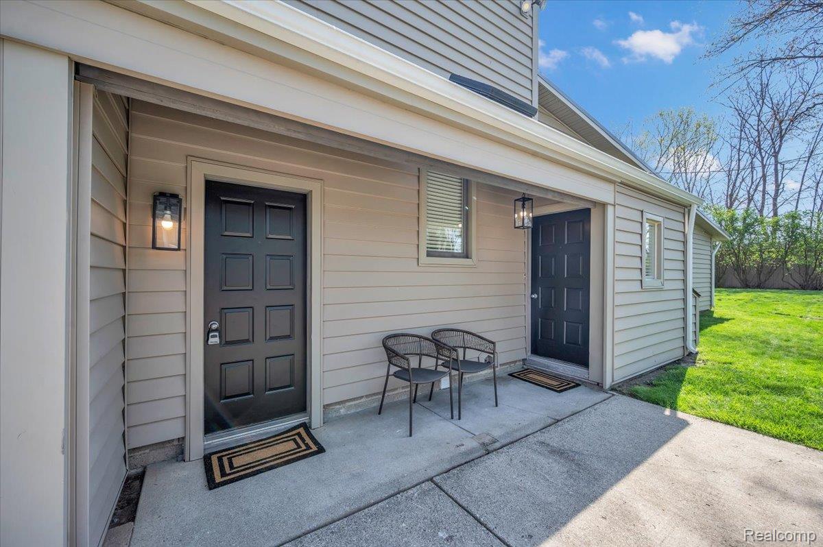 2155 Avondale