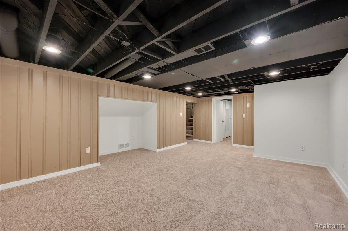 2155 Avondale