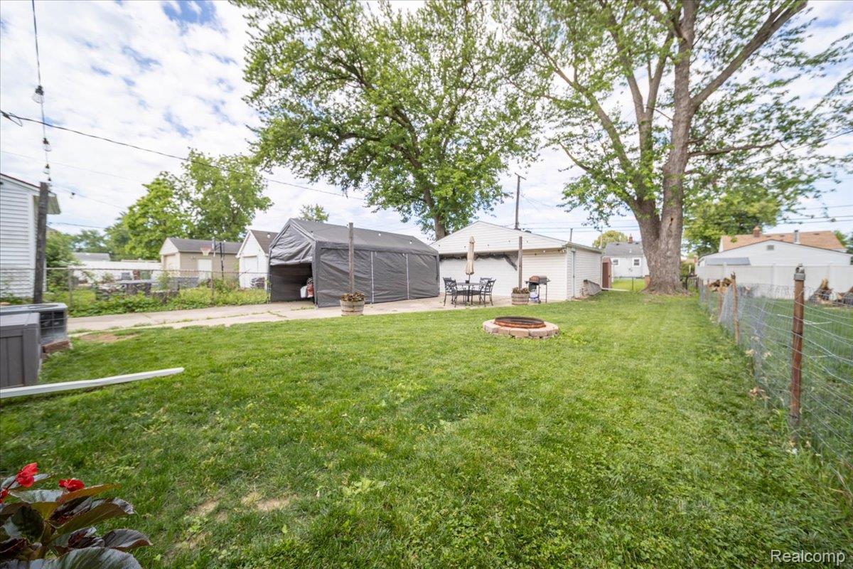 13458 Poplar Street