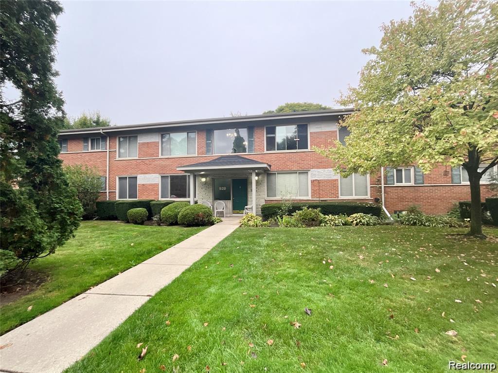 928 N Adams Road Unit 8 Birmingham City Oakland MICHIGAN