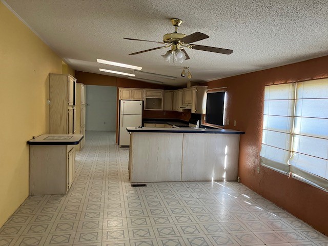 4 Romeroville Frontage Road