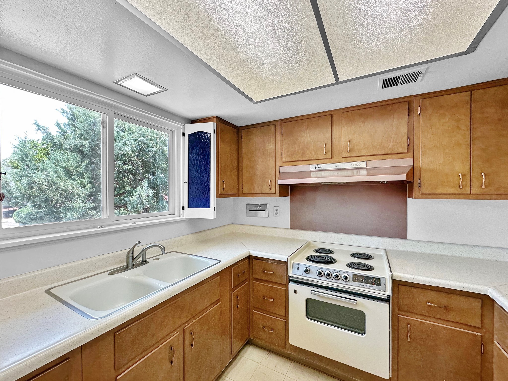 2937 Camino Principe