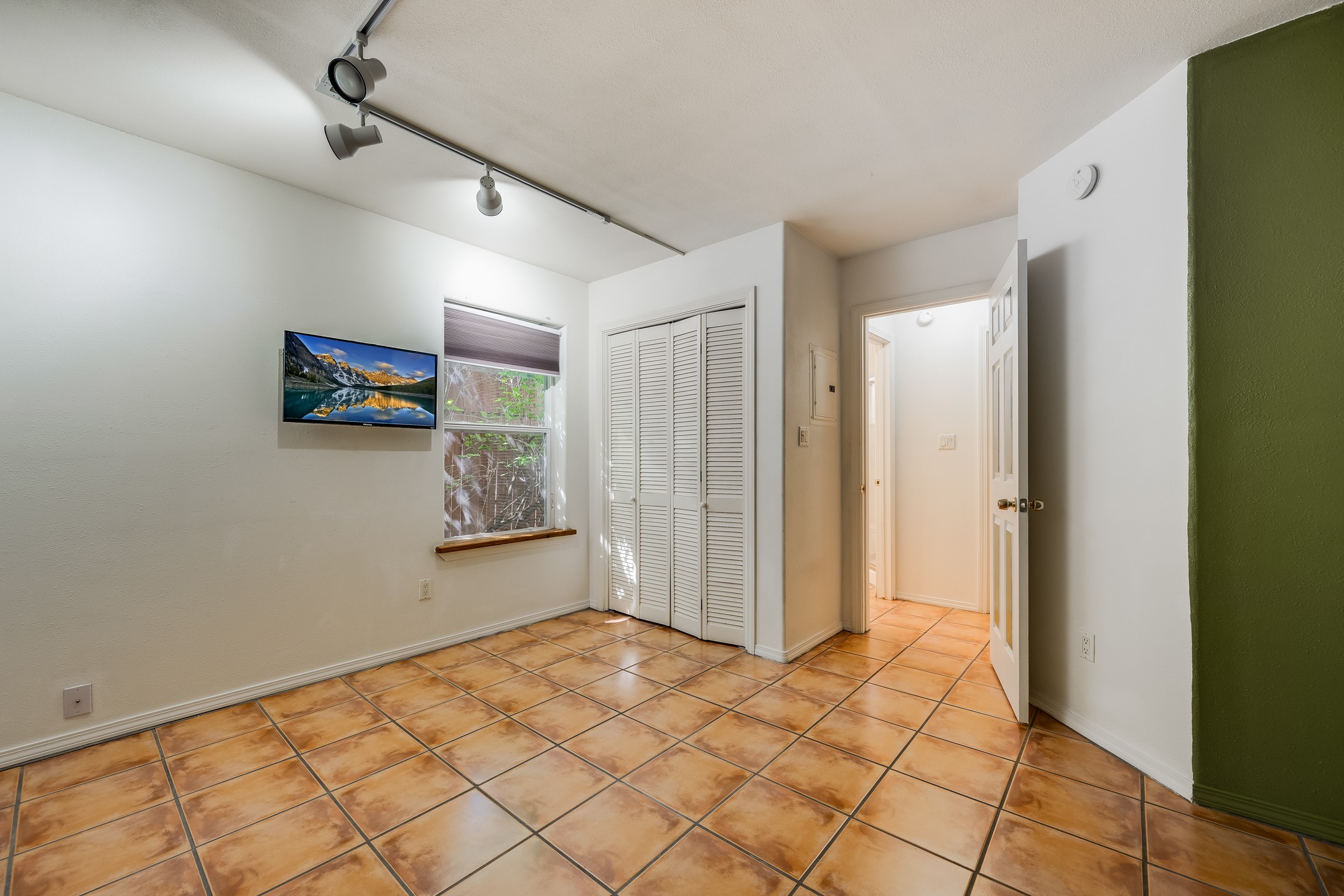 1222 Senda Del Valle B