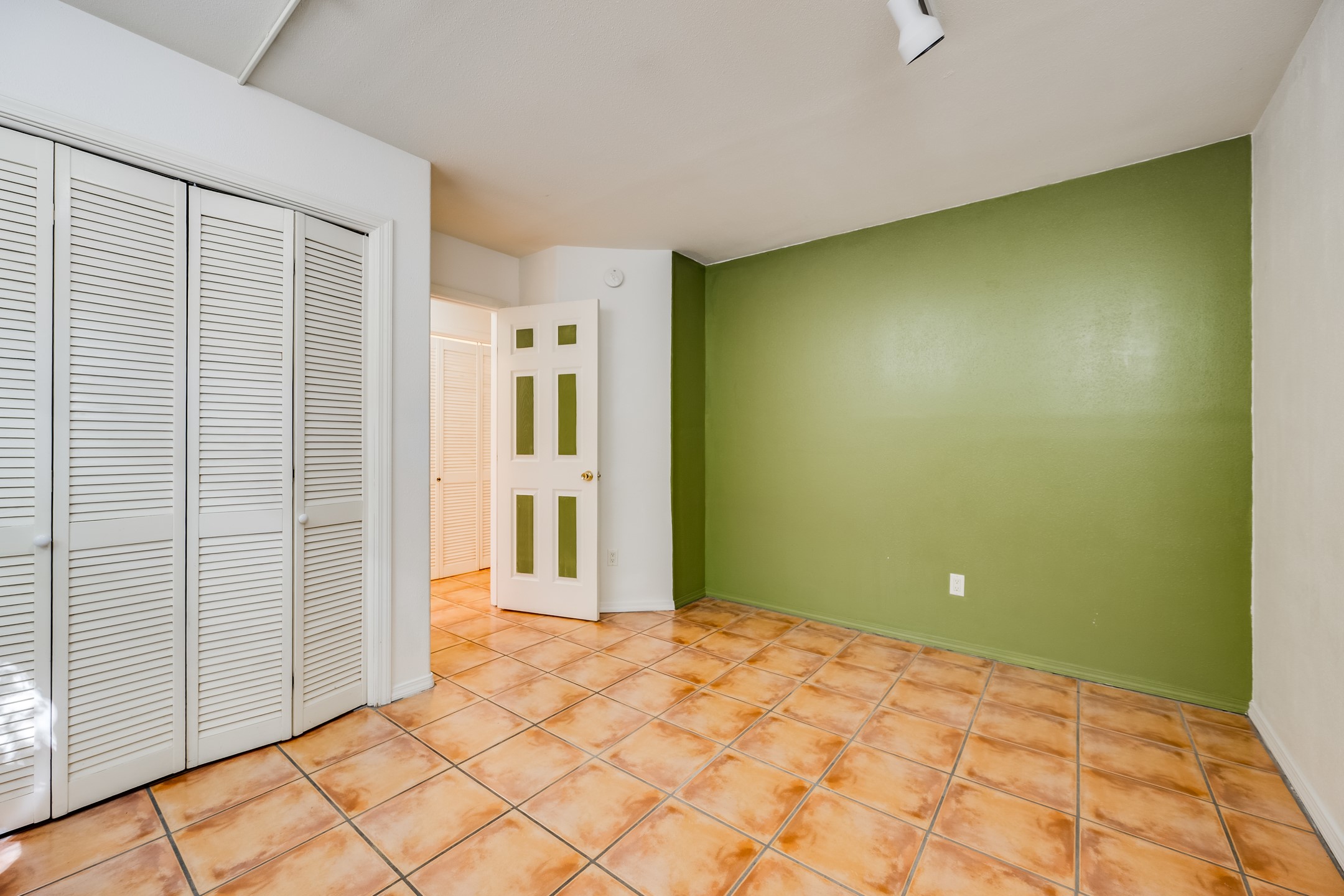 1222 Senda Del Valle B