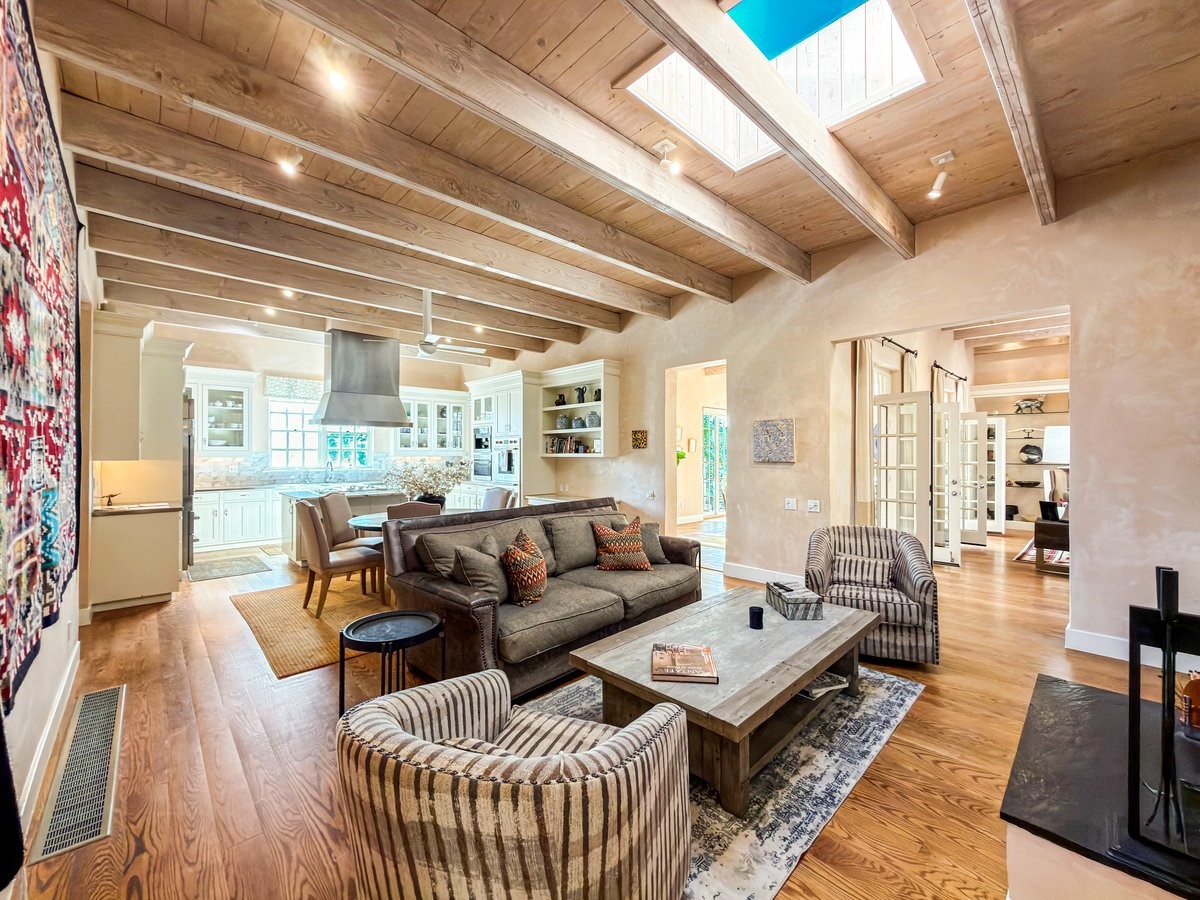 1054 Encantado Drive