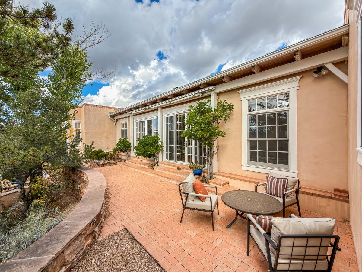 1054 Encantado Drive