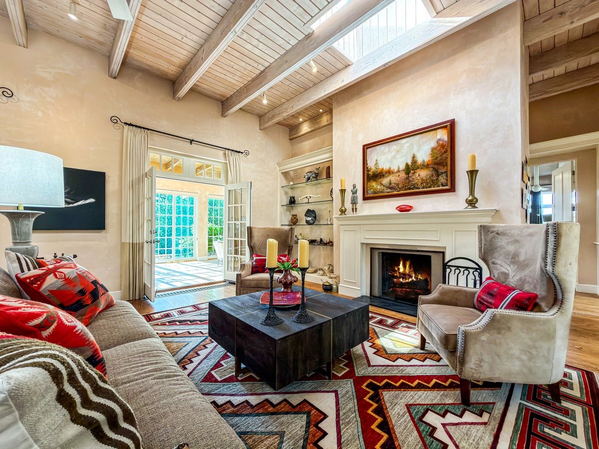 1054 Encantado Drive