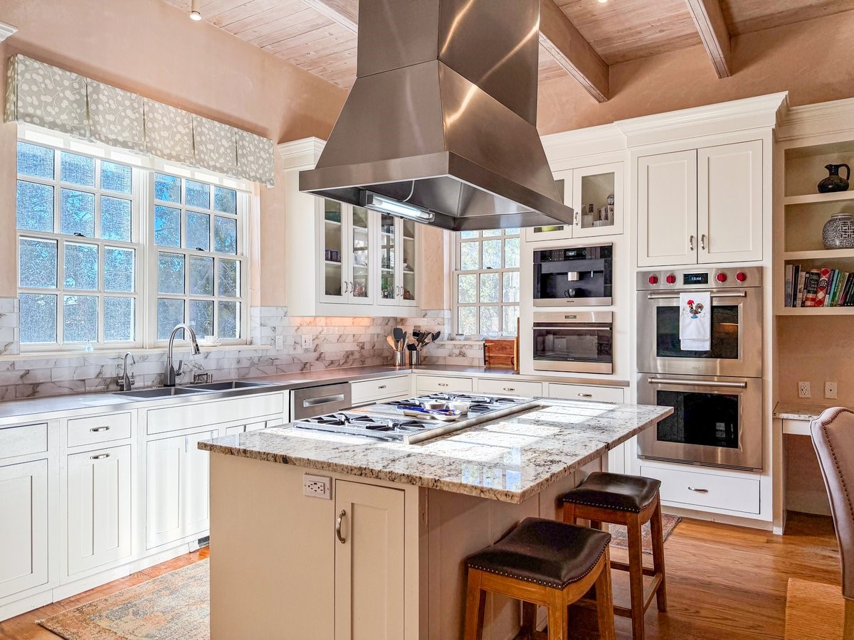 1054 Encantado Drive