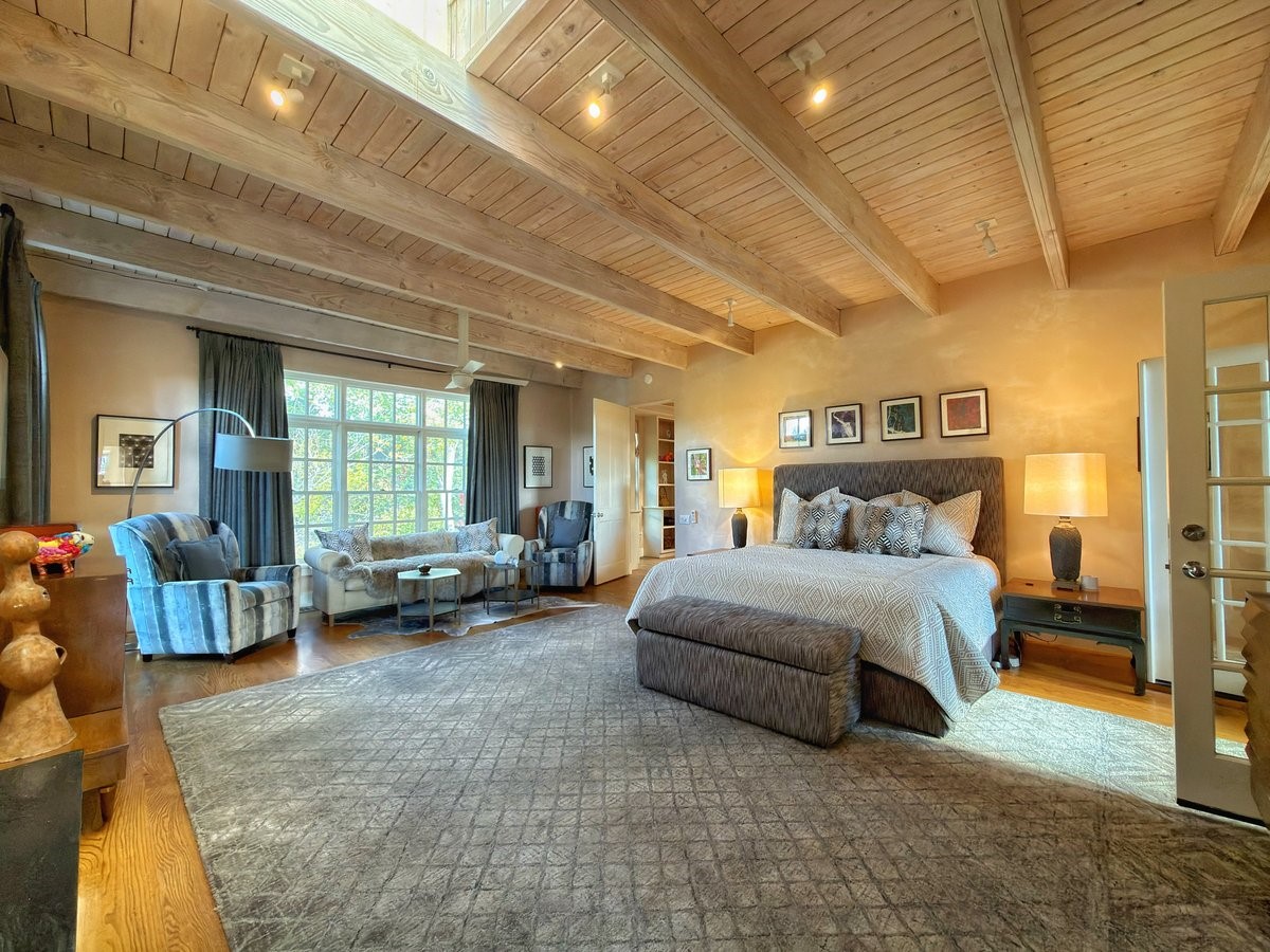 1054 Encantado Drive