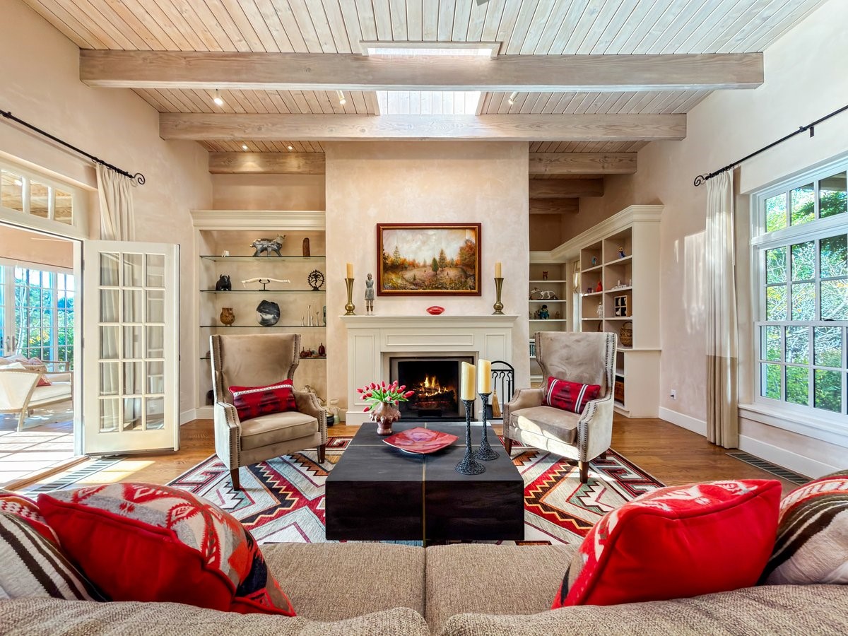 1054 Encantado Drive