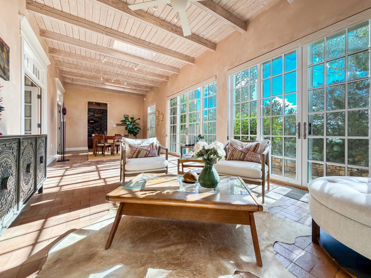 1054 Encantado Drive