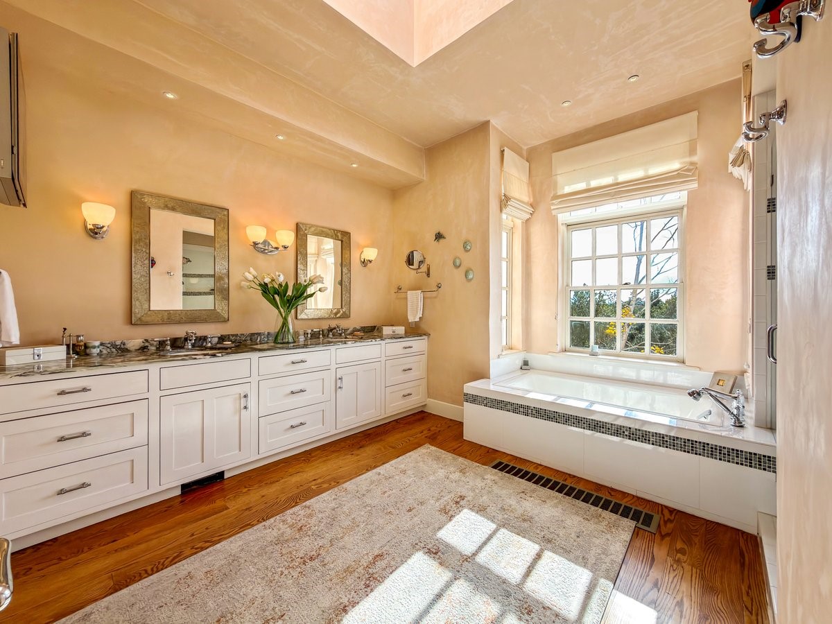 1054 Encantado Drive