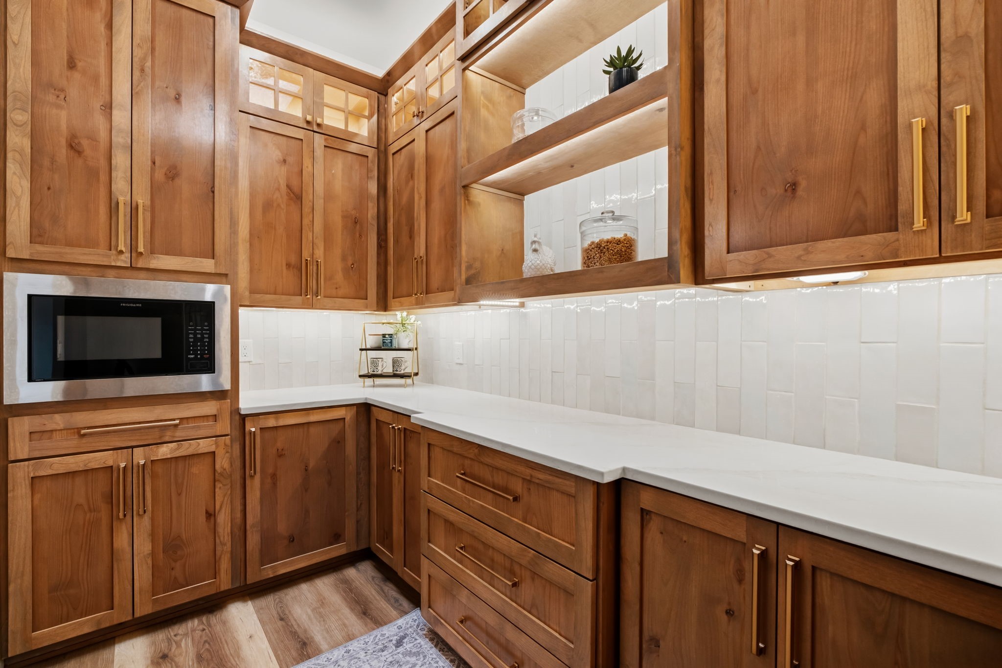 24 W Longview Drive