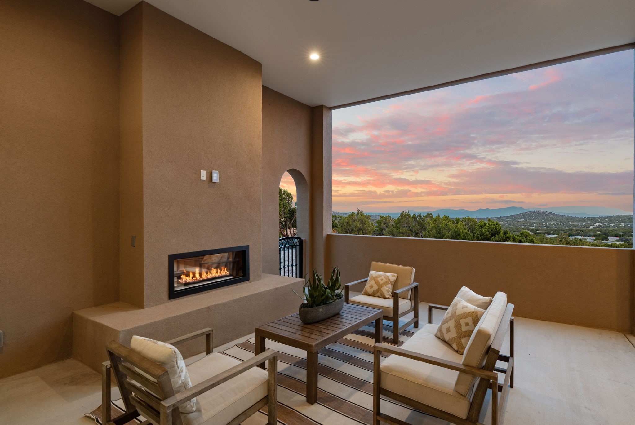 24 W Longview Drive